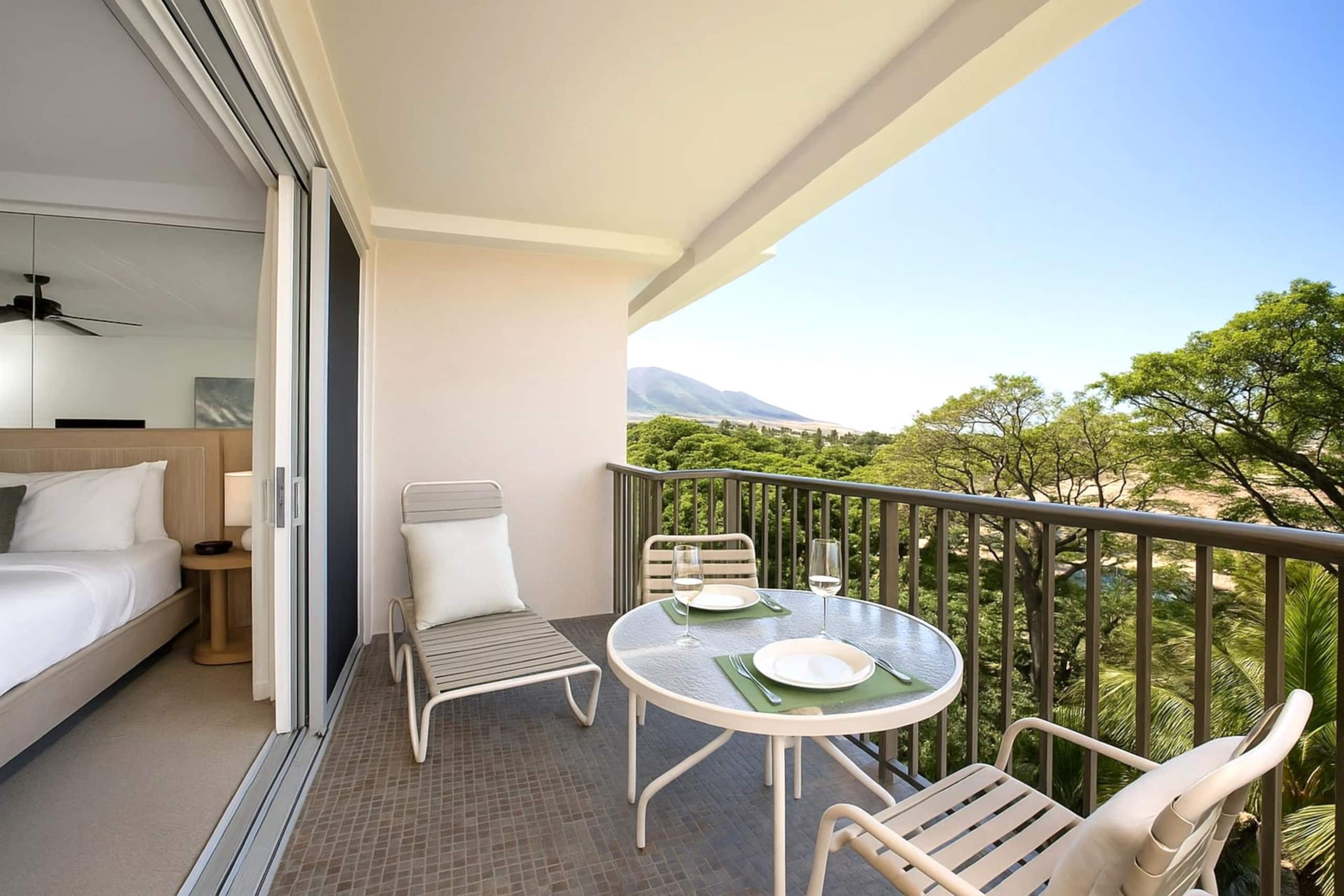 Condo in Lahaina · ★5.0 · 1 bedroom · 2 beds · 1 bath - Image 2