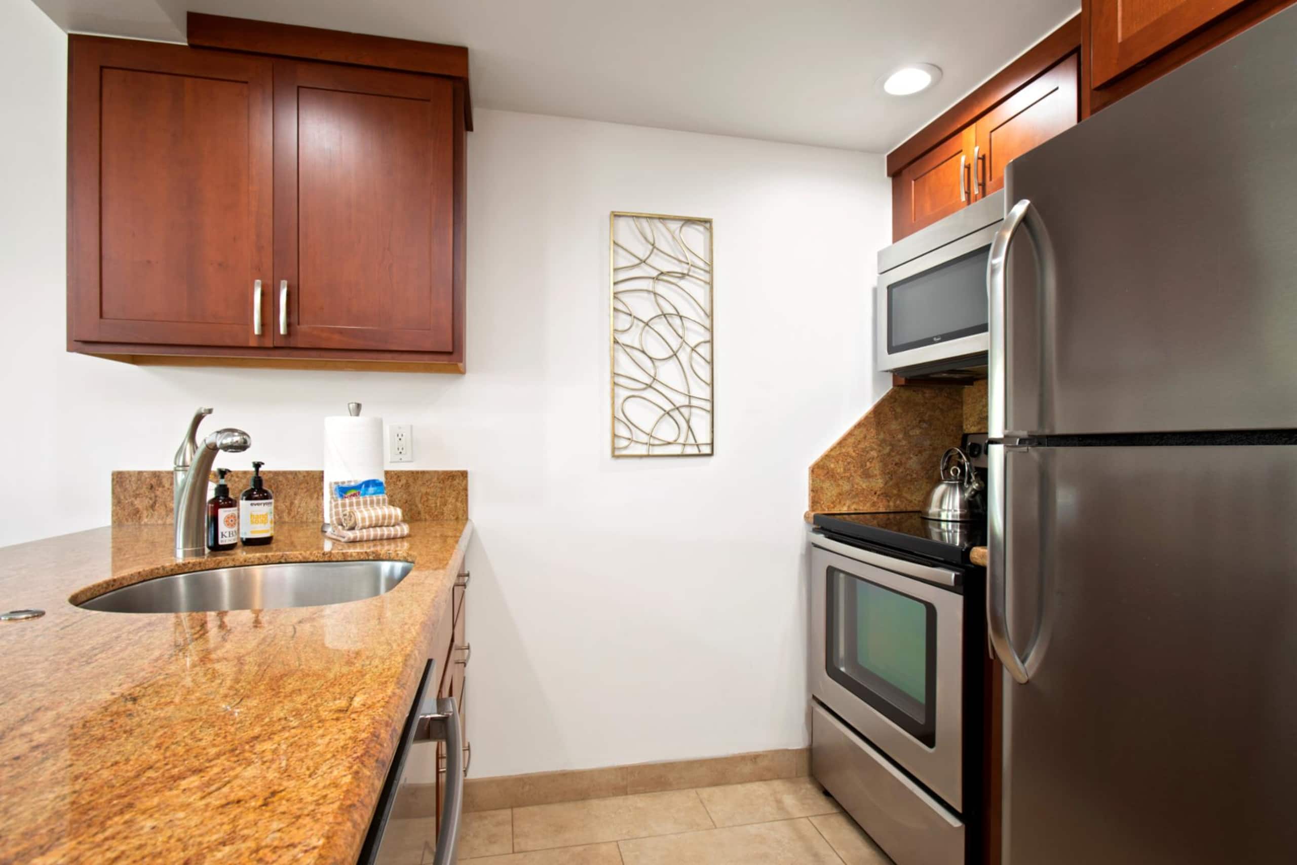 Condo in Lahaina · ★5.0 · 1 bedroom · 2 beds · 1 bath - Image 14