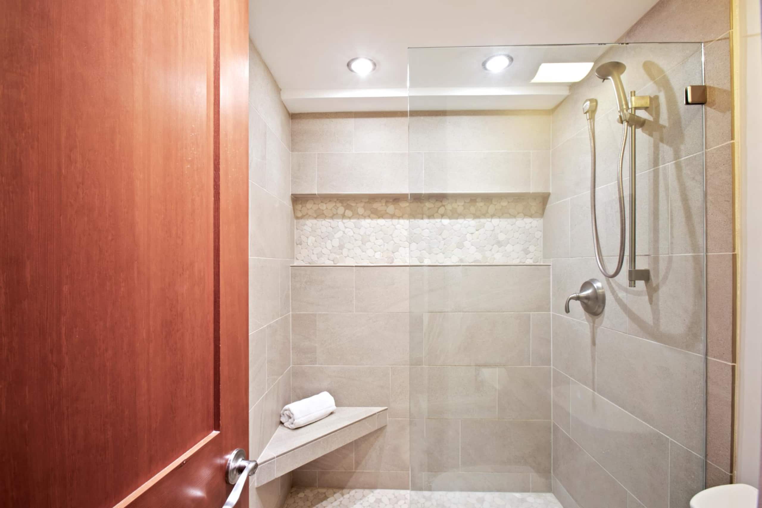 Condo in Lahaina · ★5.0 · 1 bedroom · 2 beds · 1 bath - Image 22