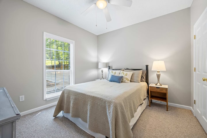 Habitación 1: Cama tamaño queen