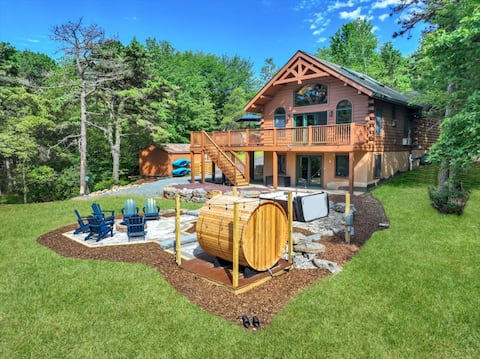 Summer Escape: Lakefront + HotTub + Sauna + Games