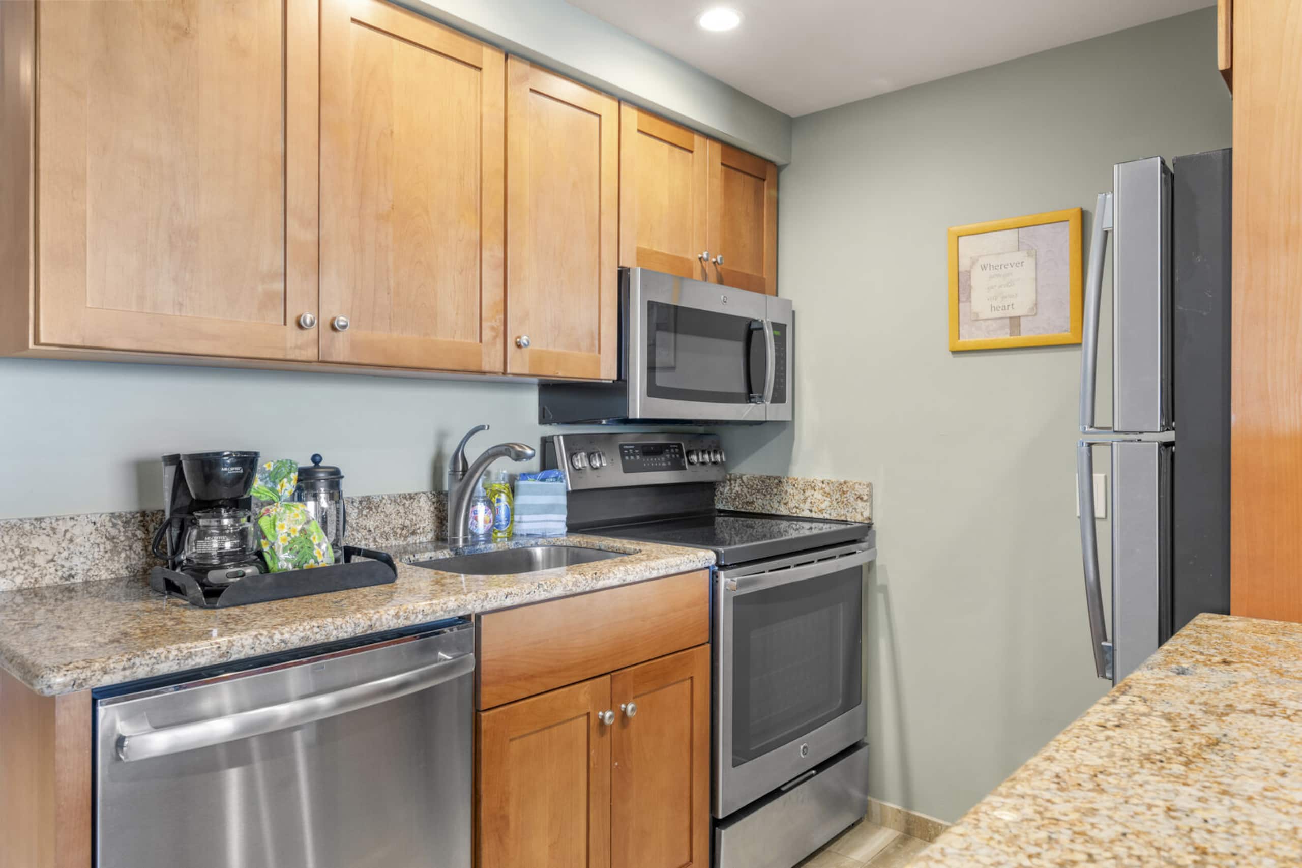 Relaxing Oceanfront Studio at Lahaina Shores - Image 6