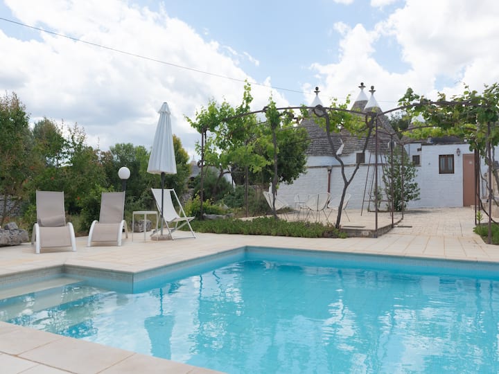 Trulli Dans La Vallée D'itria Avec Piscine - Cisternino