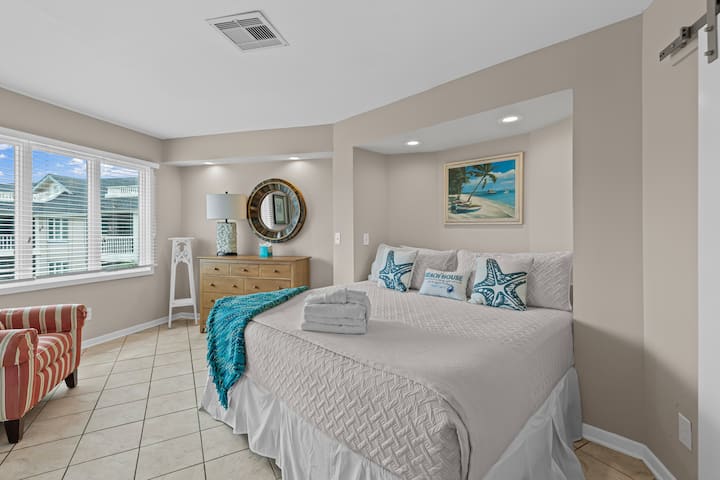 אייל אוף פאלמס; Wild Dunes; Port O' Call A302