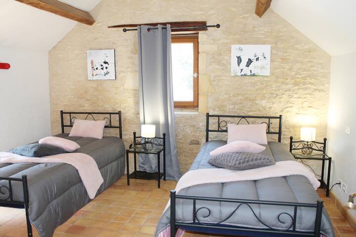 La Garenne pranë Sarlat_bedroom1