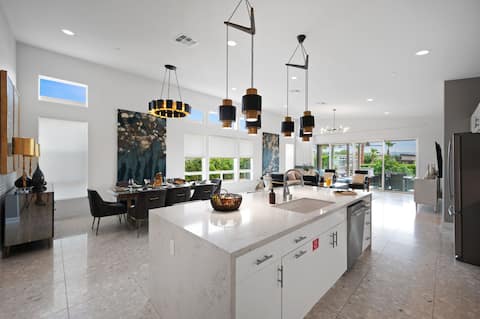 Mid-Century Oasis | Pool, Spa, Firepit, EV Charger