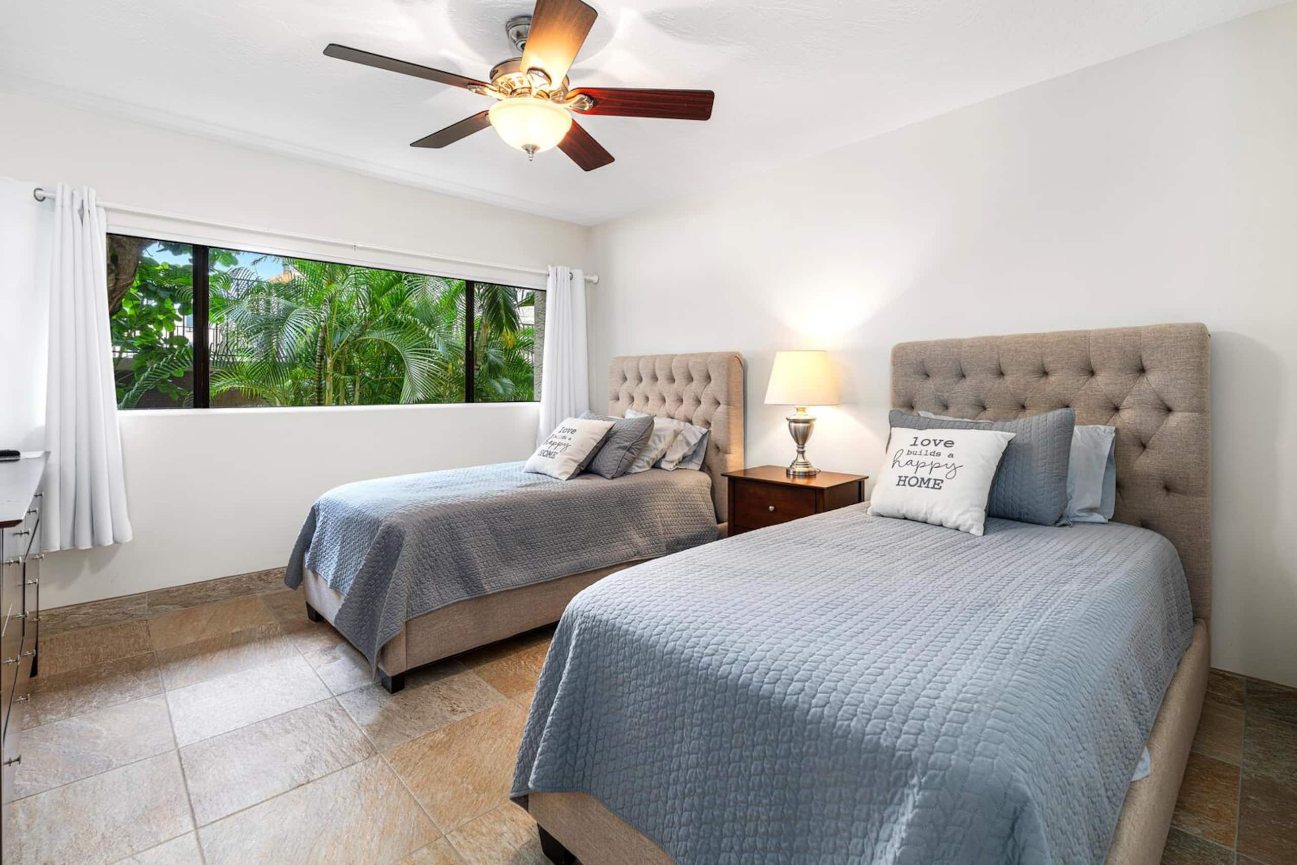 Condo in Kailua-Kona · ★5.0 · 2 bedrooms · 3 beds · 2 private baths - Image 19
