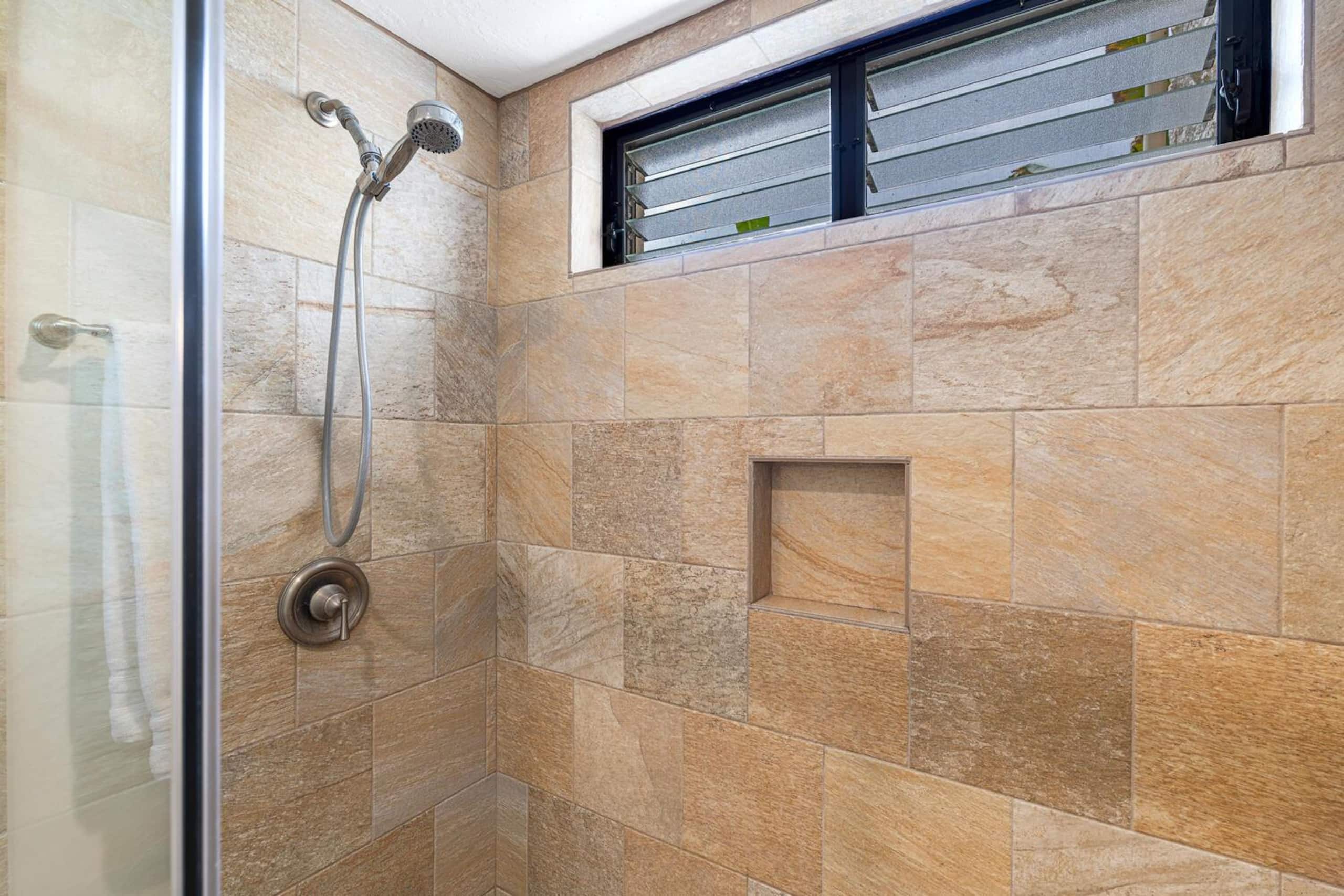 Condo in Kailua-Kona · ★5.0 · 2 bedrooms · 3 beds · 2 private baths - Image 18