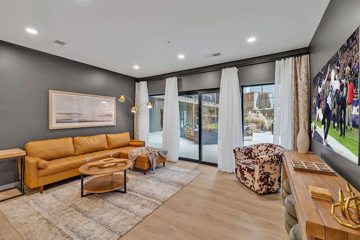 Hyve – Southern Comfort – Walk to Broadway gallery image 4