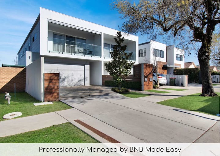 The Forsyth. Stylish 4-Bed. Near CBD.