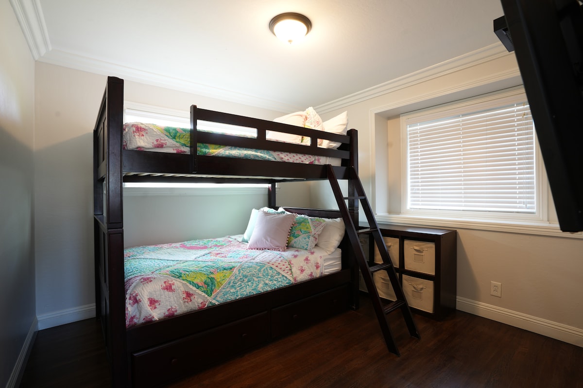 Pamoja na Matandiko ya Wasichana