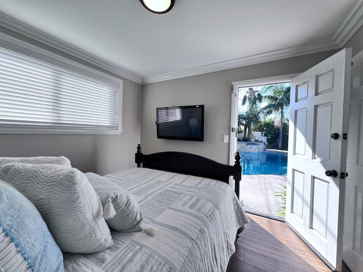 غرفة نوم كوين 4 مع حمام جاك إن جيل