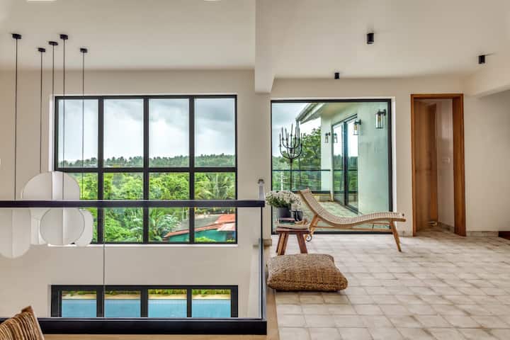 Rooms: Living area