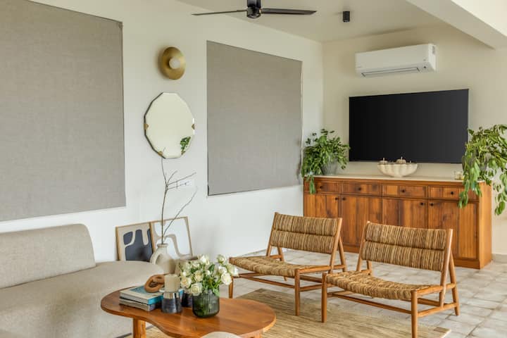 Rooms: TV and multimedia