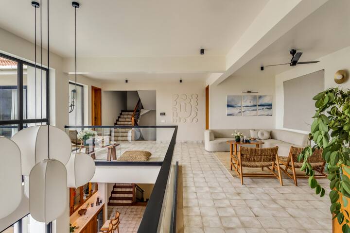 Rooms: Living area