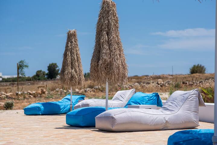 Hip family pool villa, a walk from the beach gallery image 5