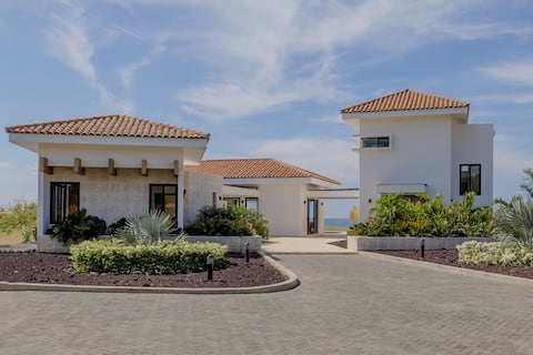 Gran Pacifica: Coast & Comfort