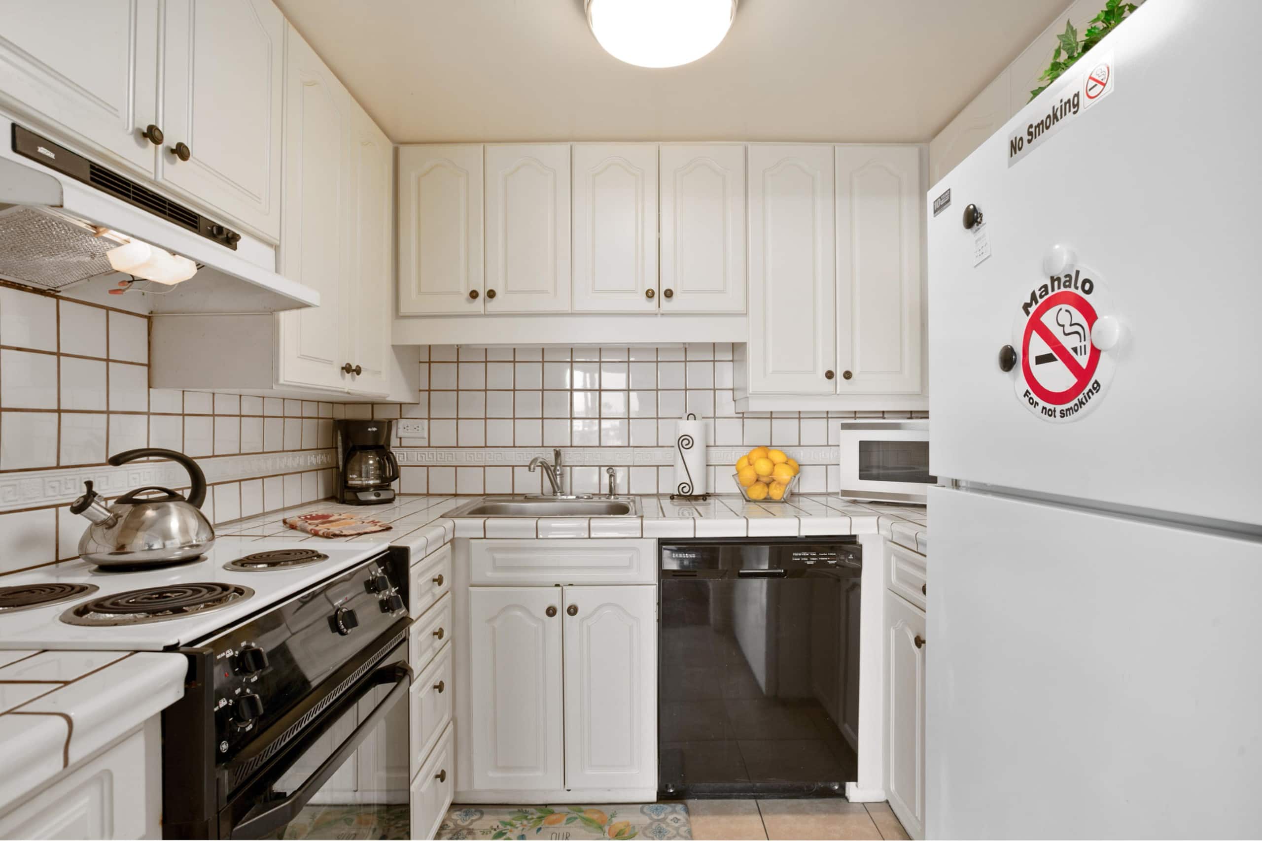 Condo in Kailua-Kona · ★4.73 · 1 bedroom · 2 beds · 1 private bath - Image 8