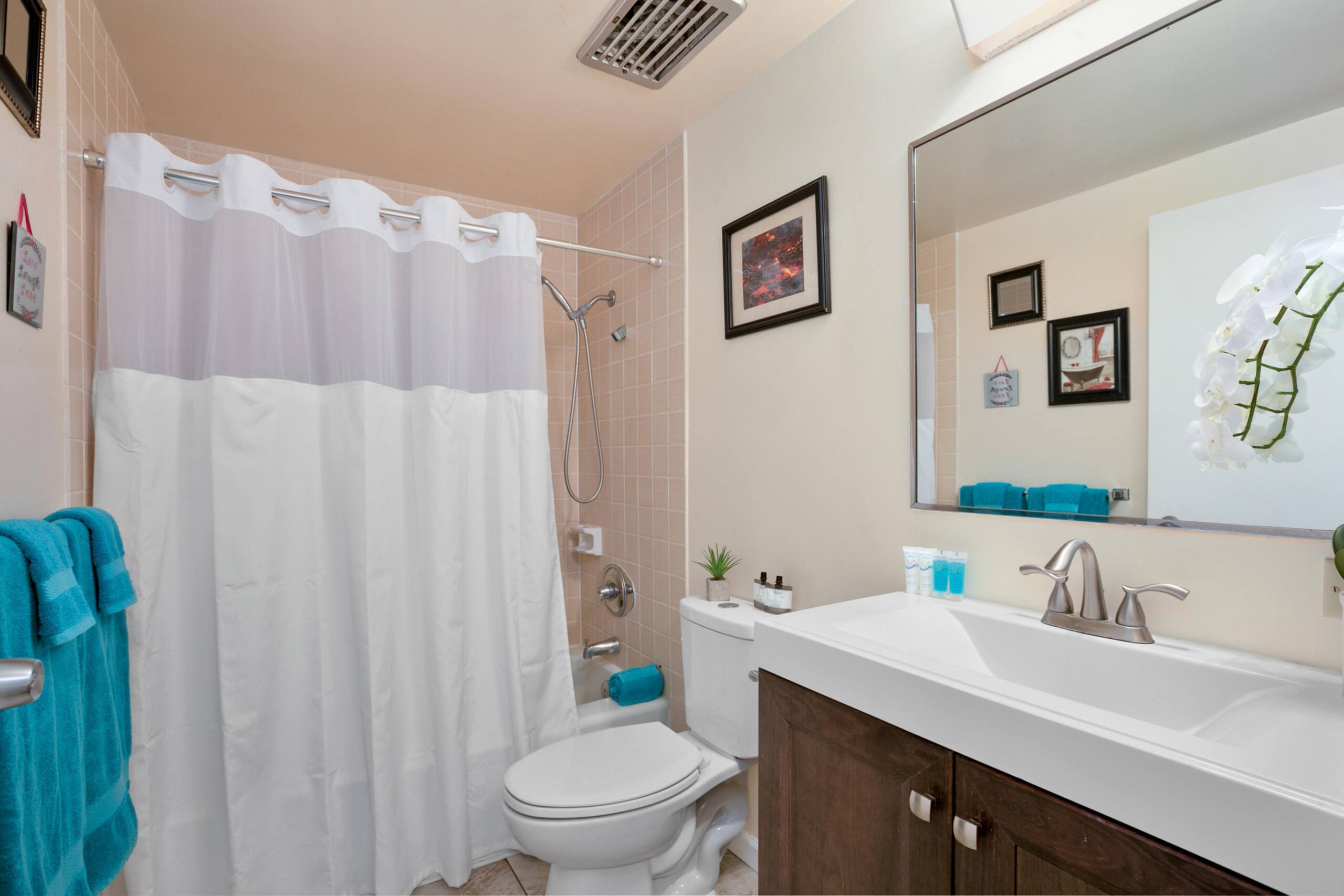 Condo in Kailua-Kona · ★4.73 · 1 bedroom · 2 beds · 1 private bath - Image 13