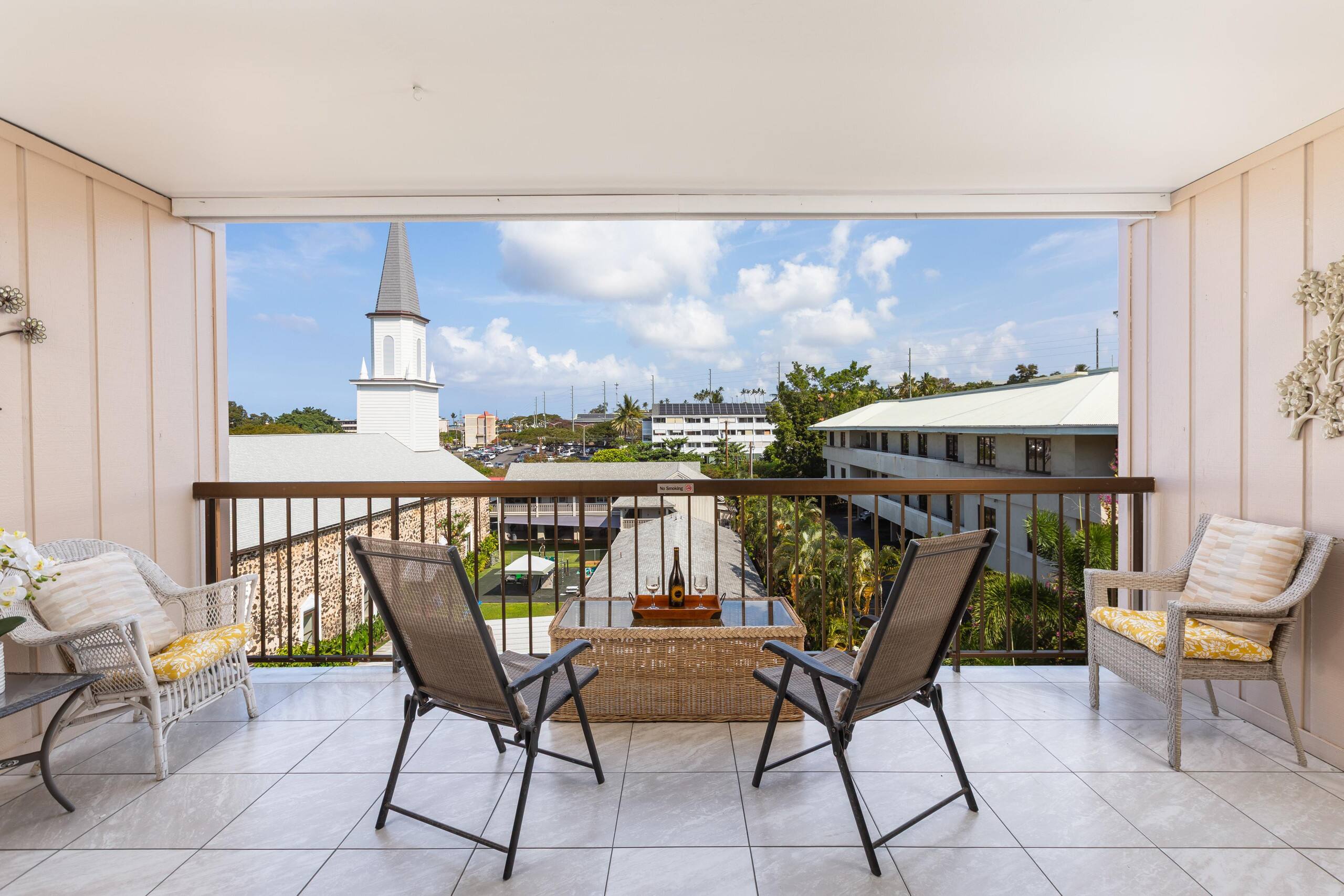 Condo in Kailua-Kona · ★4.73 · 1 bedroom · 2 beds · 1 private bath - Image 1