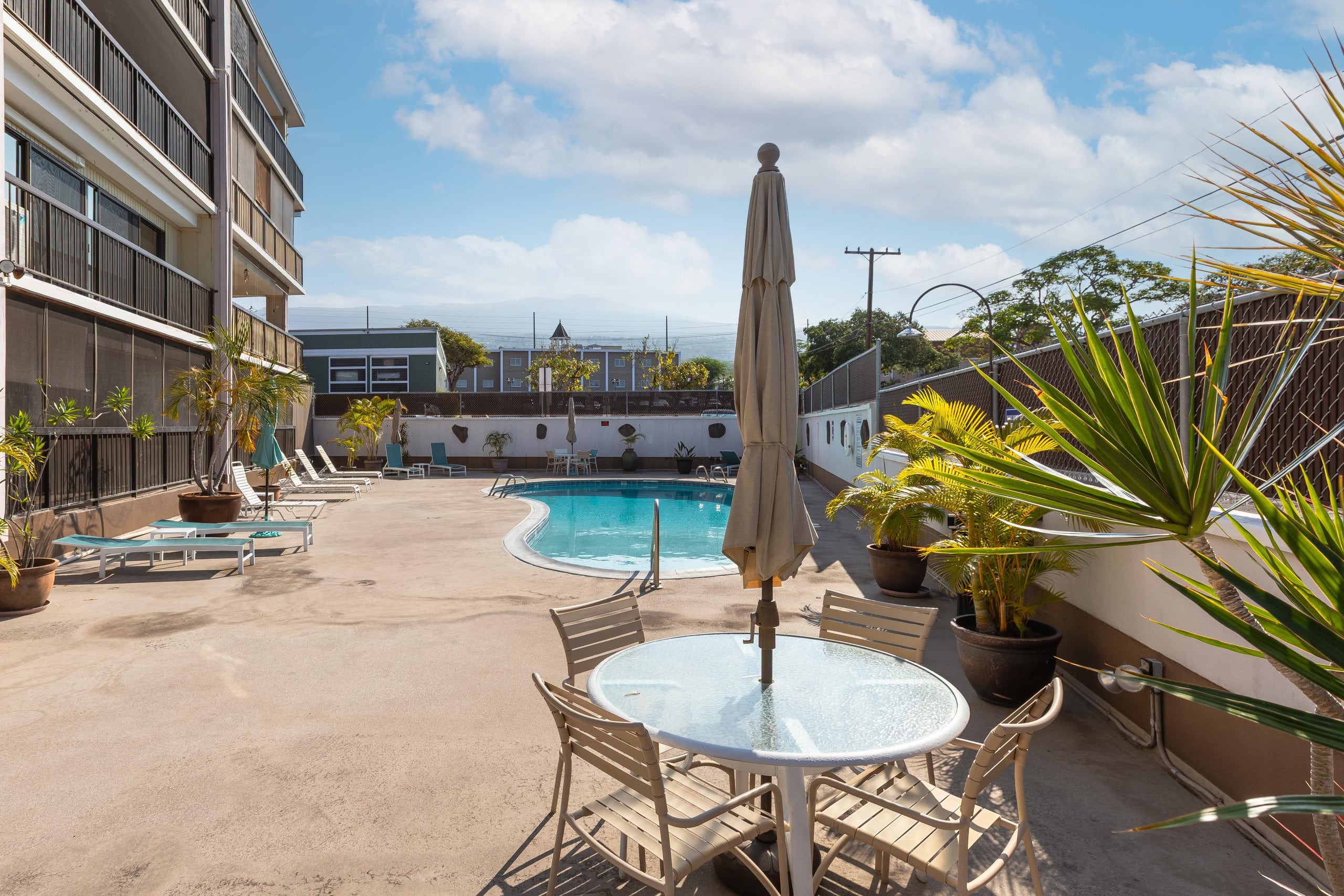 Condo in Kailua-Kona · ★4.73 · 1 bedroom · 2 beds · 1 private bath - Image 17