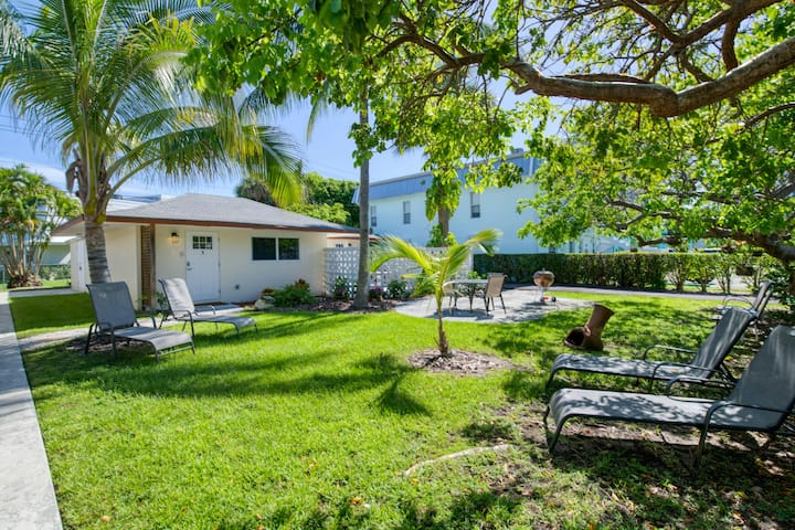 Large 1br Singer Island 1st-floor | Patio - Riviera Beach, FL