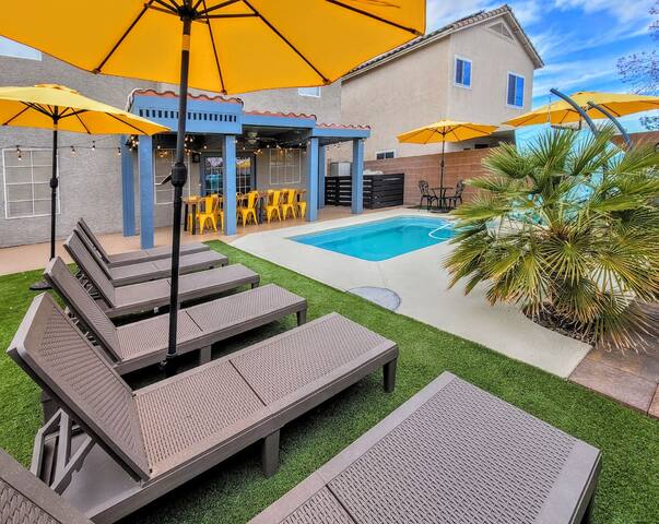 Vegas Oasis w/ Pool & Fire Lounge near LV-Strip gallery image 3