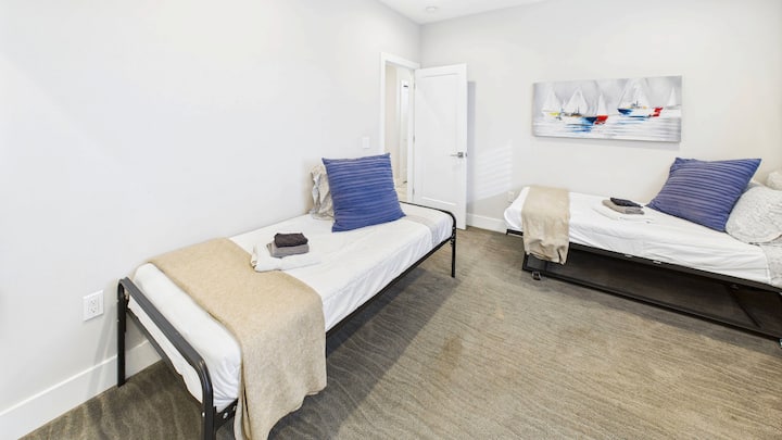 CAM05030G0-PR0020-STILL057