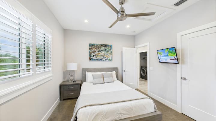 CAM05030G0-PR0020-STILL054