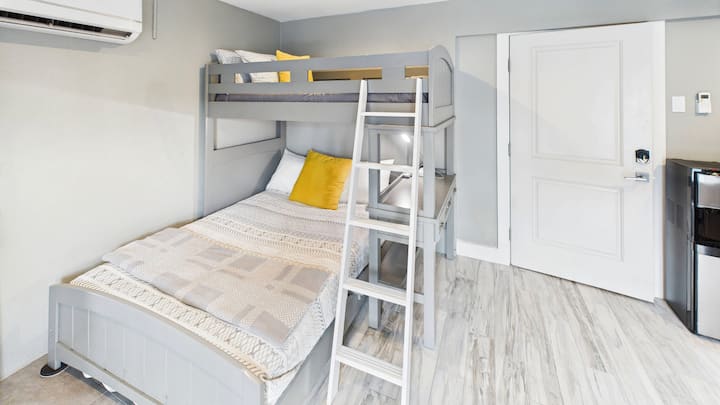 CAM05030G0-PR0020-STILL022