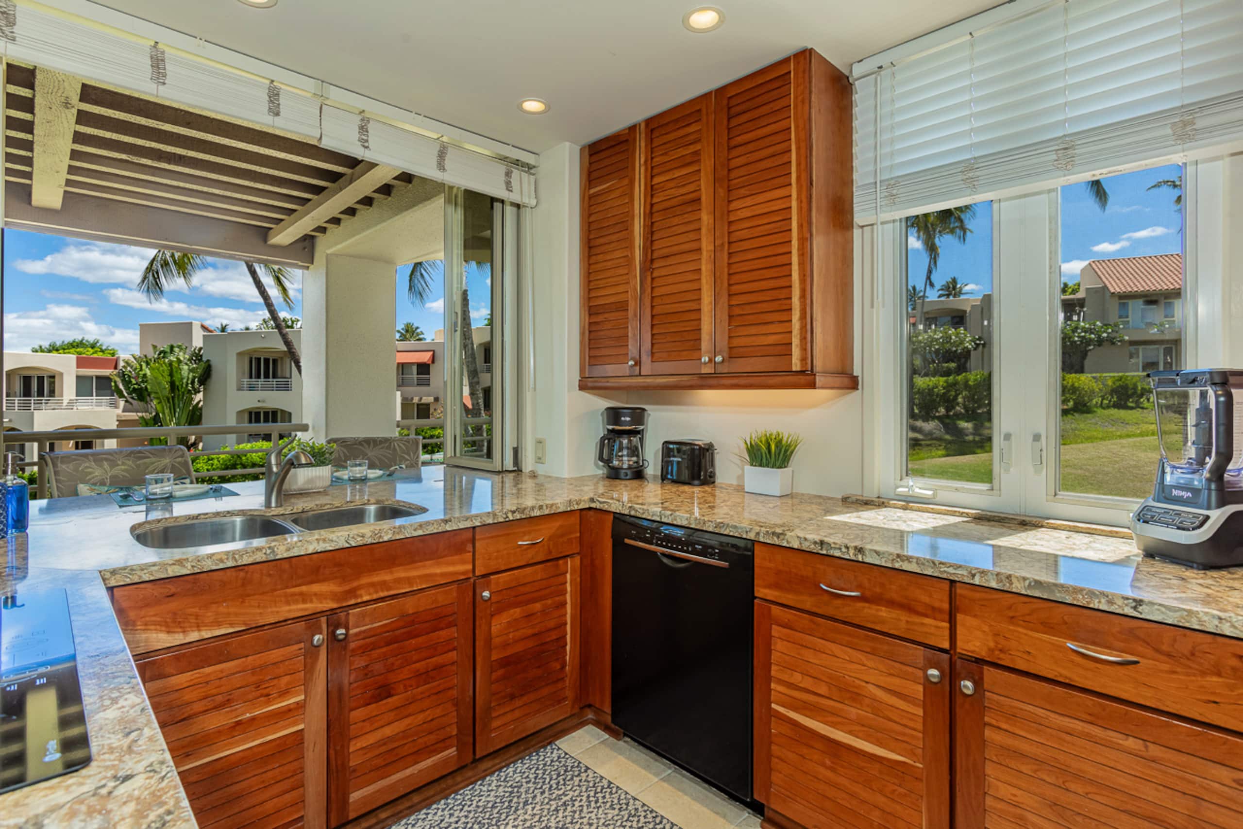 Condo in Kihei · ★5.0 · 2 bedrooms · 4 beds · 2 private baths - Image 12