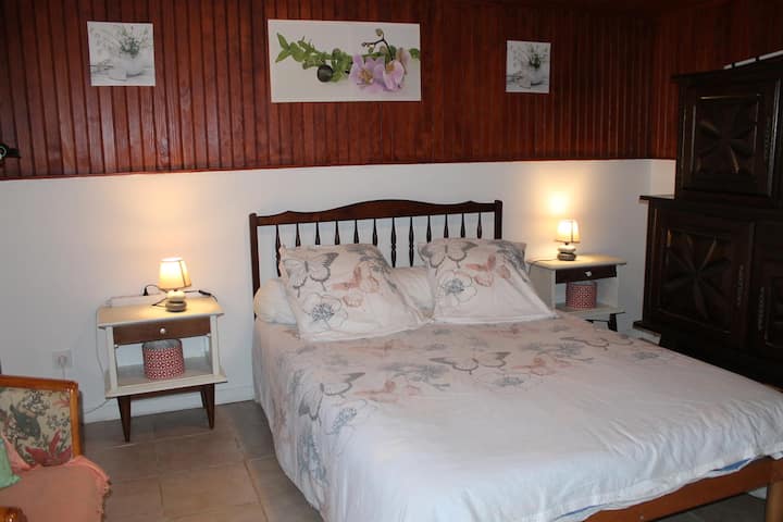 Le Clos des Calèches во Сарла_соба04