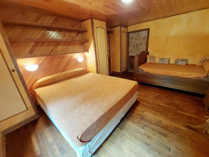 Montant de Fages neďaleko Sarlat_spálňa 1