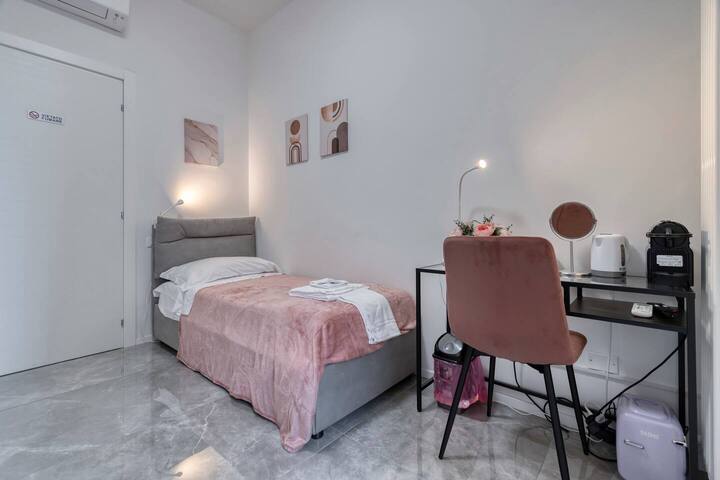 [FREE Parking] Large Apartment x11 + 4 bathrooms gallery image 4