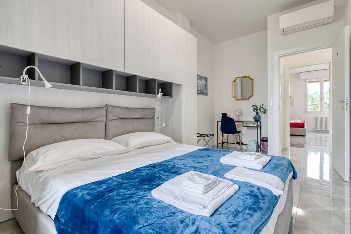 [FREE Parking] Large Apartment x11 + 4 bathrooms gallery image 5