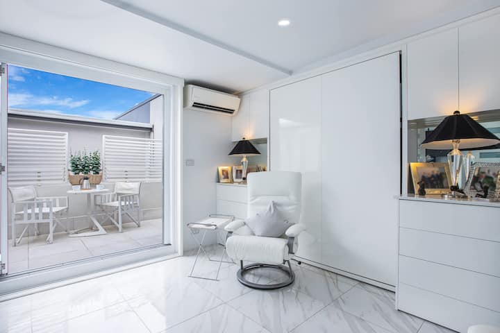 Upscale Studio In Kirribilli With Private Terrace - Luna Park Sydney