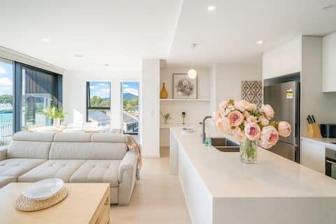 3BRs Apt with Mountain Views | Heart of Canberra
