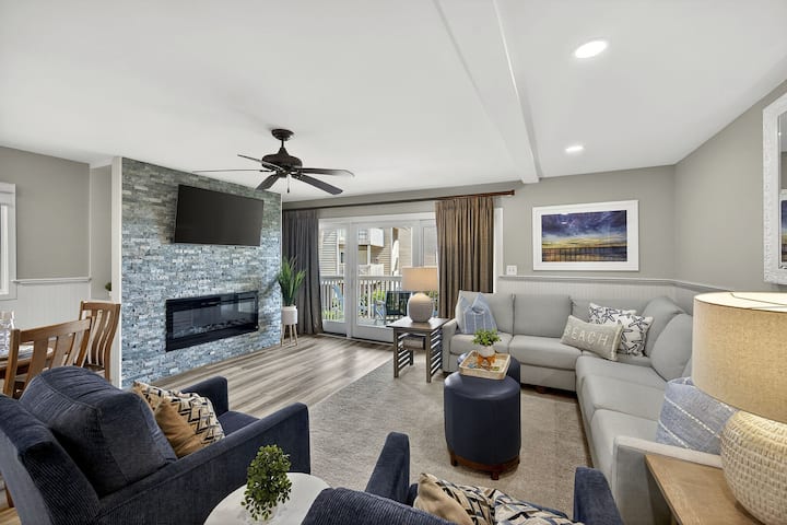 Prime Resort Location! Beachside, Ocean View, Pool Access! - Sullivan's Island, SC