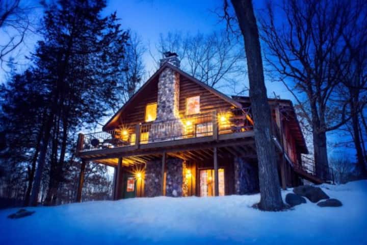 Whitetail Ridge With Access To Wilderness - Baraboo, WI