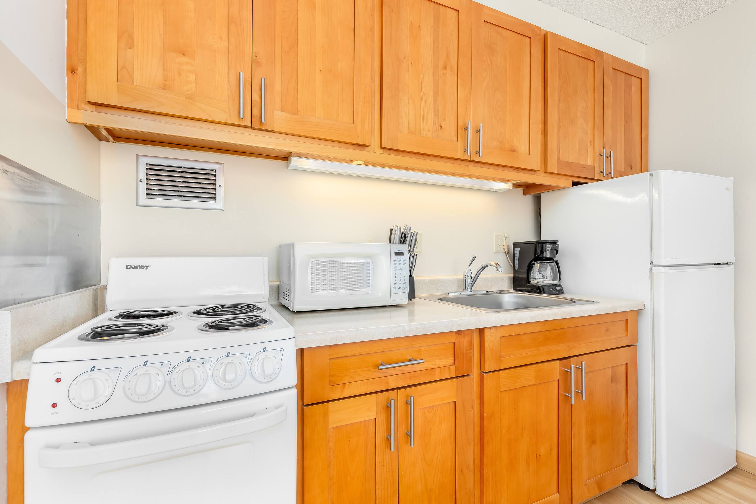 City View Family Fun Condo at Marine Surf Waikiki - Image 10