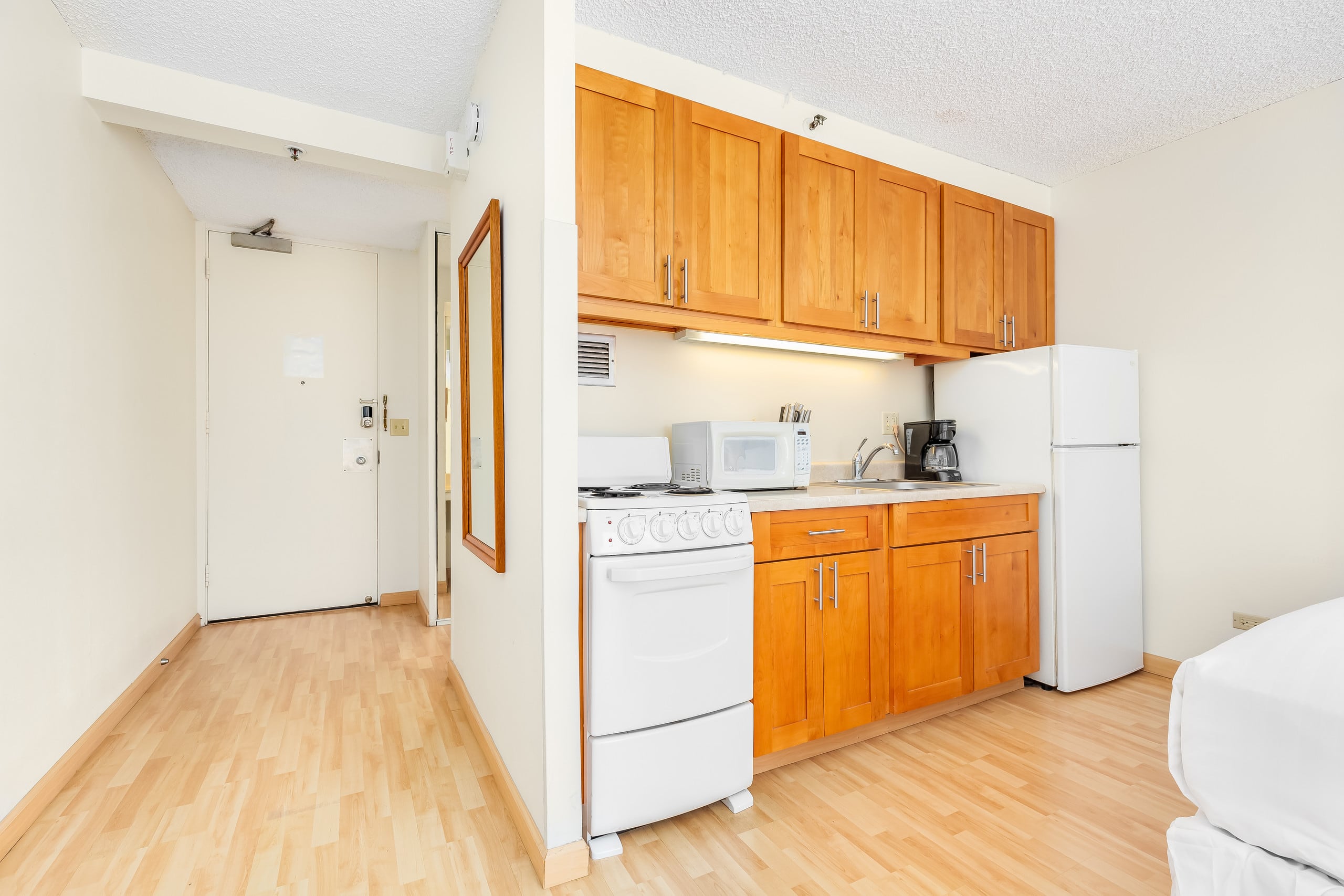 City View Family Fun Condo at Marine Surf Waikiki - Image 9