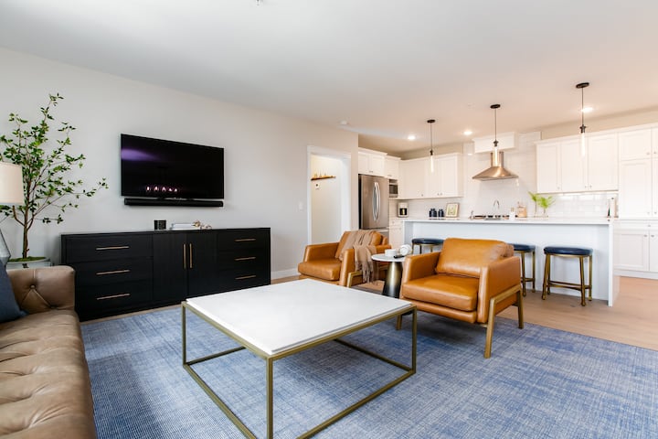 Luxury Condo Near Campus - Notre Dame, IN