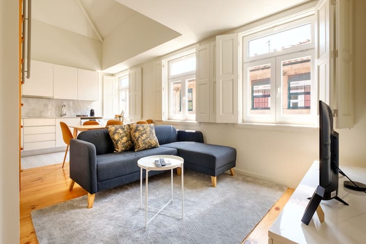 Magnolia 5 Luxury with Ac Metro Downtown Porto