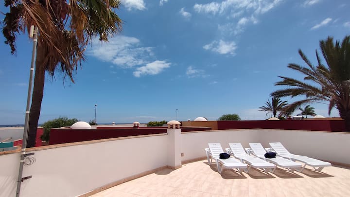 Casa Girasoles  Roof Terrace, Patio, Air-con - Fuerteventura