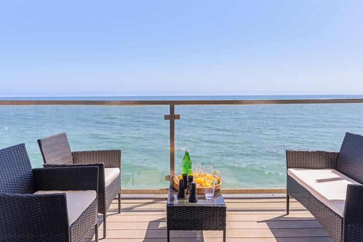 Oceanfront Home on Big Rock Beach + Sweeping Views gallery image 2