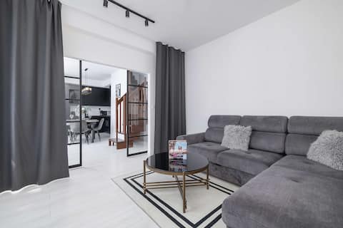 Krzyszkowicka 55 | Spacious Apartment | AC&Parking