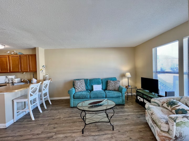 Relaxing Studio Retreat Pool Access&beach Nearby - Ferris Wheel, Destin