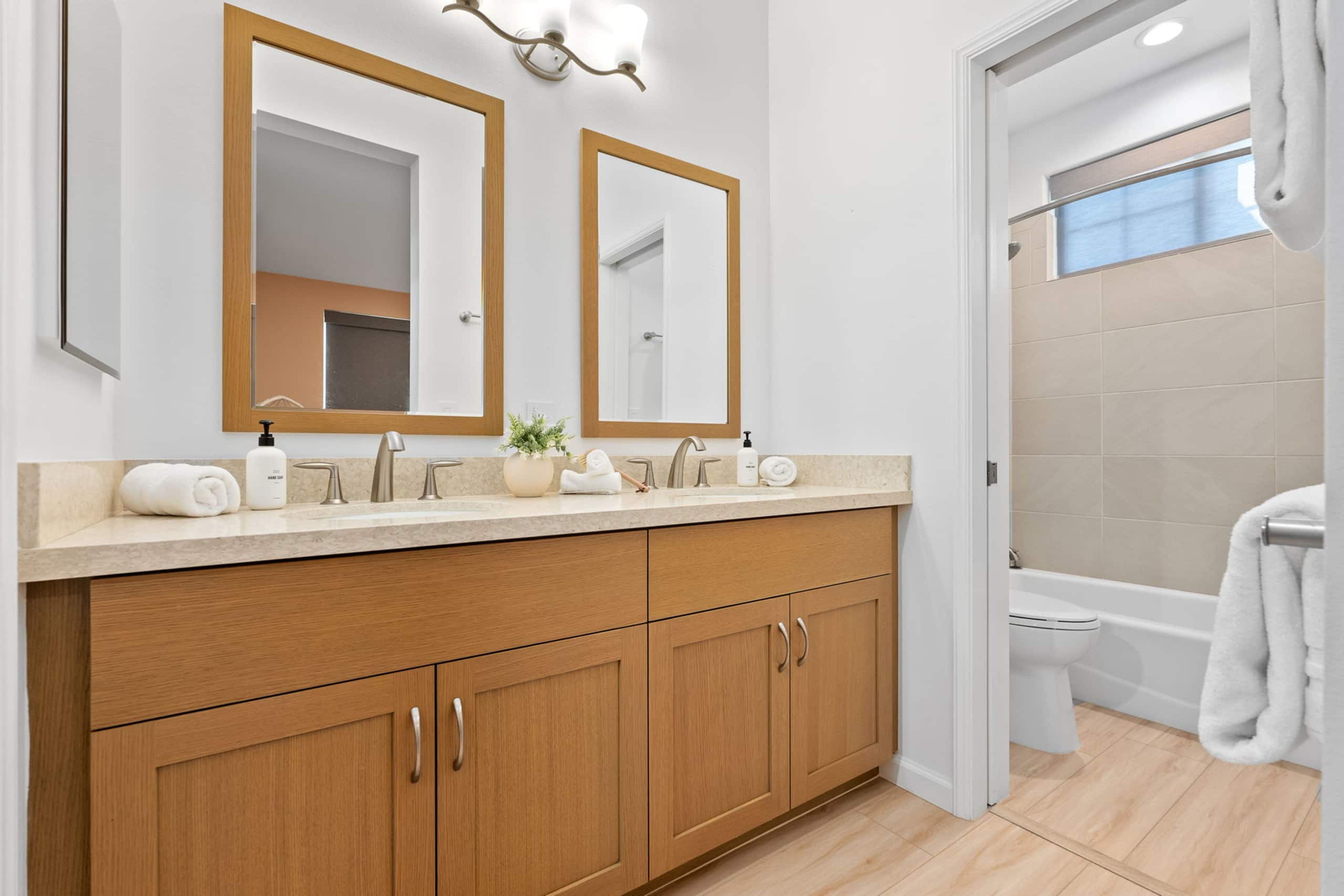 Home in Waianae · ★4.5 · 6 bedrooms · 10 beds · 4.5 private baths - Image 18