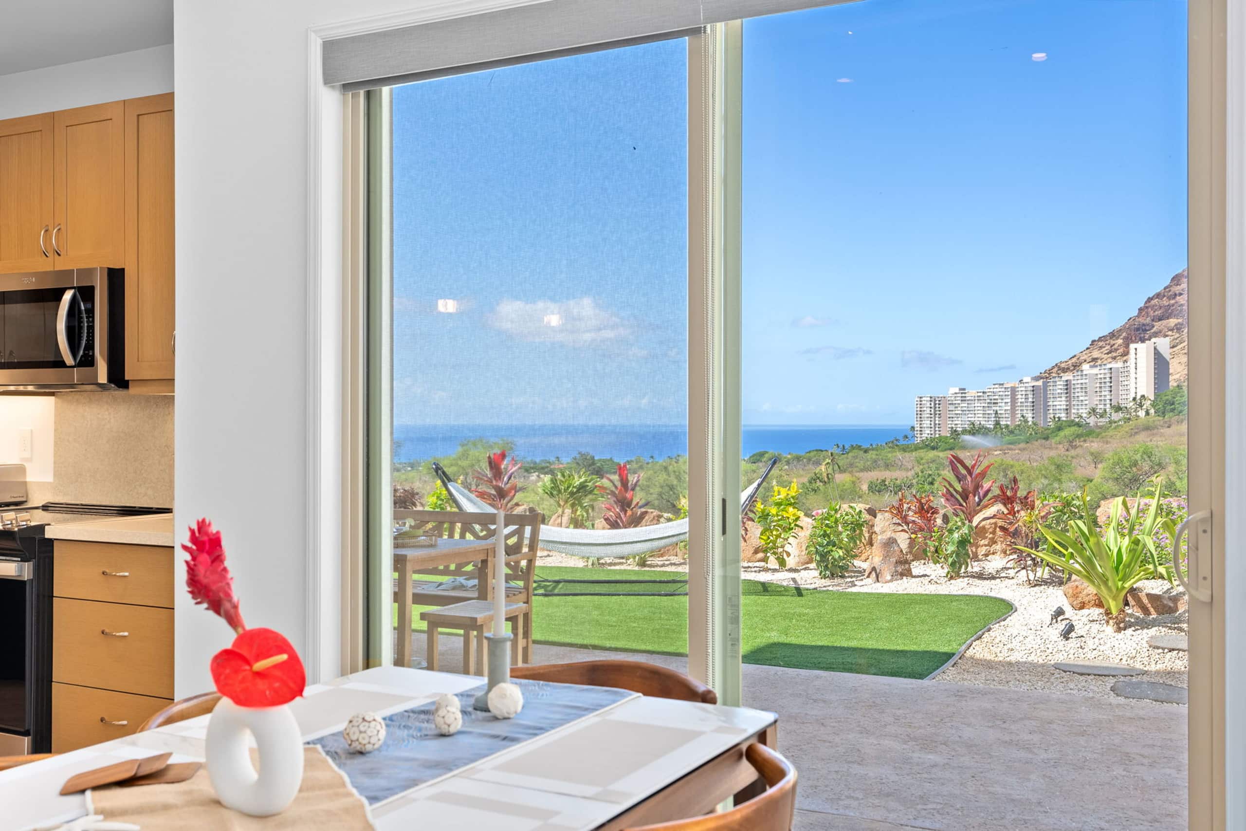 Home in Waianae · ★4.5 · 6 bedrooms · 10 beds · 4.5 private baths - Image 11