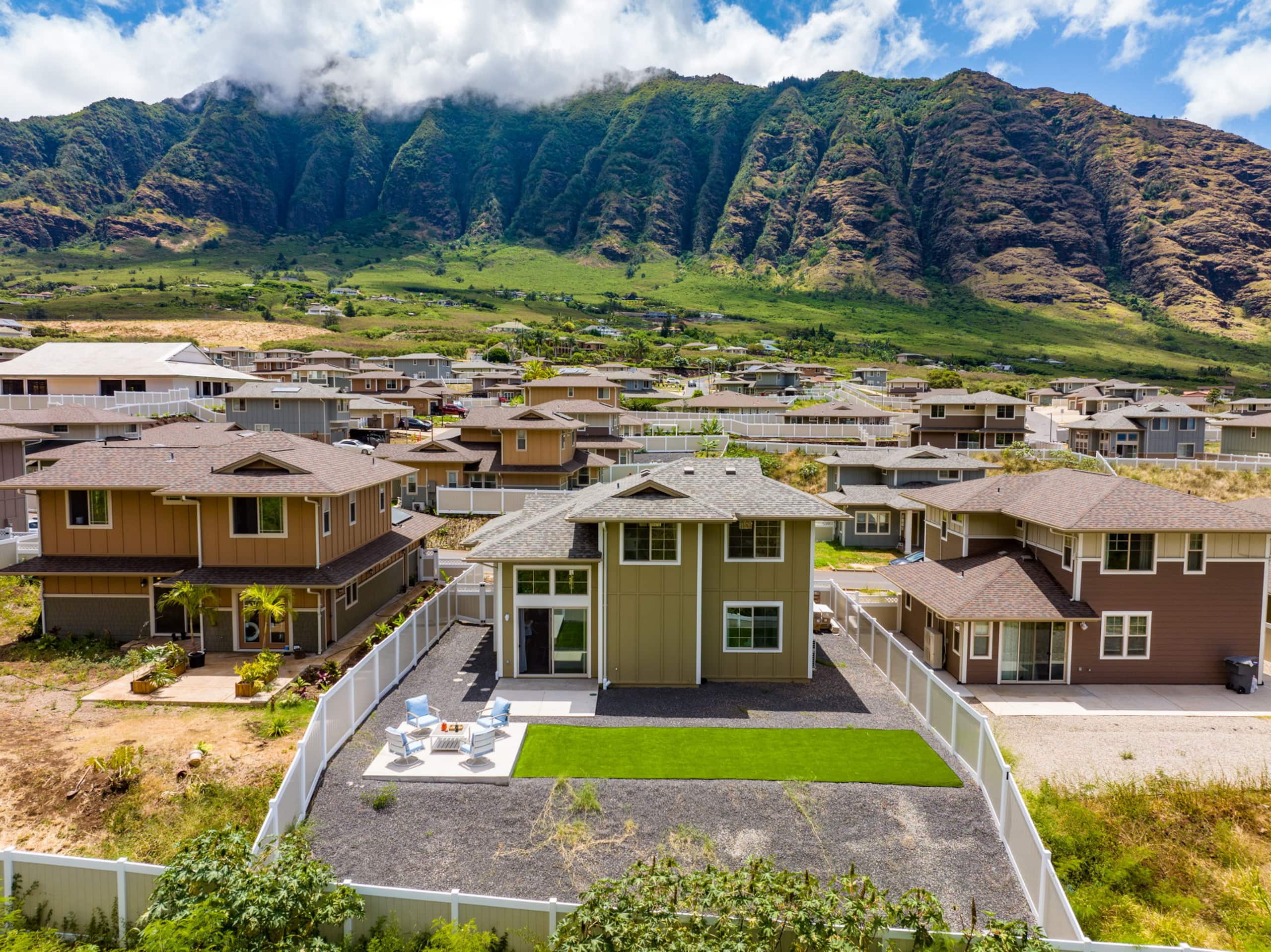 Home in Waianae · ★4.5 · 6 bedrooms · 10 beds · 4.5 private baths - Image 99